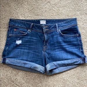 Hudson croxley mid thigh short size 32